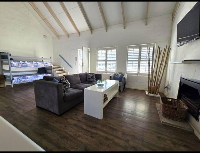 3 BEDROOM HOUSE FOR SALE IN GOLDEN MILE